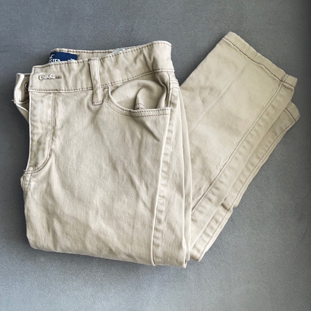 Like new Hollister khaki pants size 1L skinny